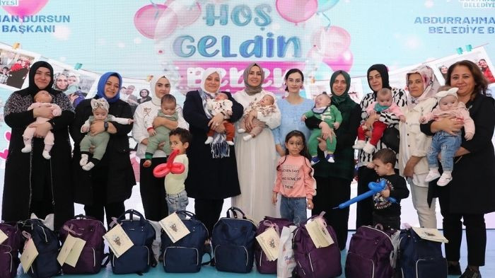 300 Anne ve Bebek Hoş Geldin Bebek ile Bir Arada